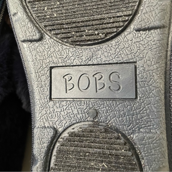 SKECHERS BOBS WOMENS SLIPPERS“Too Cozy Movie Night” Raining Cats and Dogs Design - Picture 8 of 9